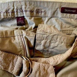 Gloria Vanderbilt capris size 10